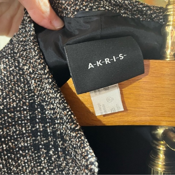 A-K-R-I-S ~ Women’s Tweed Wool Button Down Checkered Blazer with Pockets - Picture 6 of 10